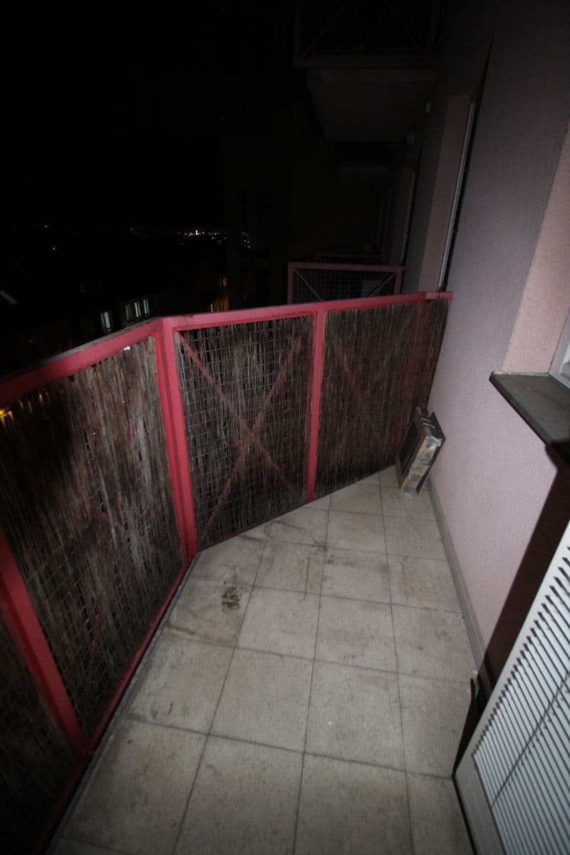 Prenájom bytu 2-izbový 41 m², Pelušková, Praha, Praha Prenájom bytu 2-izbový 41 m², Pelušková, Praha, Praha