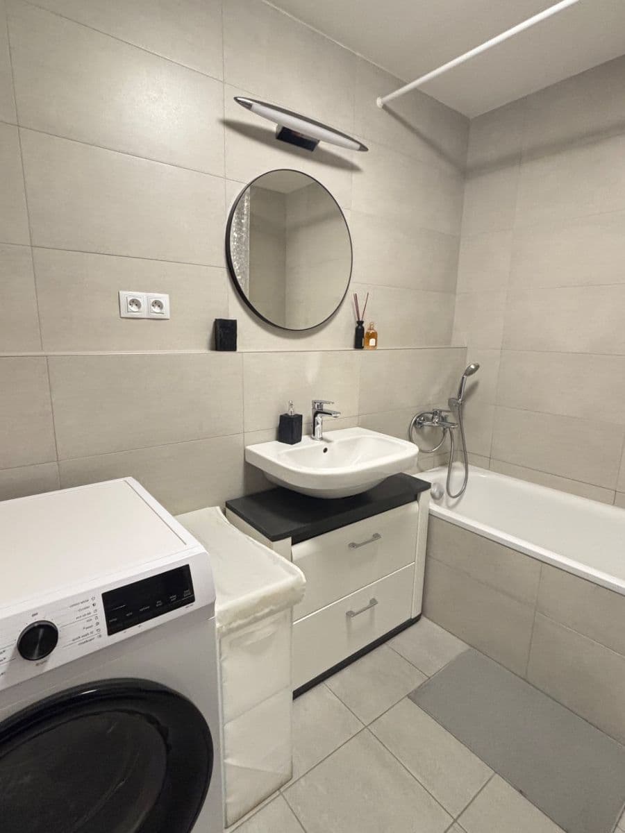 Prenájom bytu 1-izbový 39 m², Olgy Havlové, Praha, Praha Prenájom bytu 1-izbový 39 m², Olgy Havlové, Praha, Praha