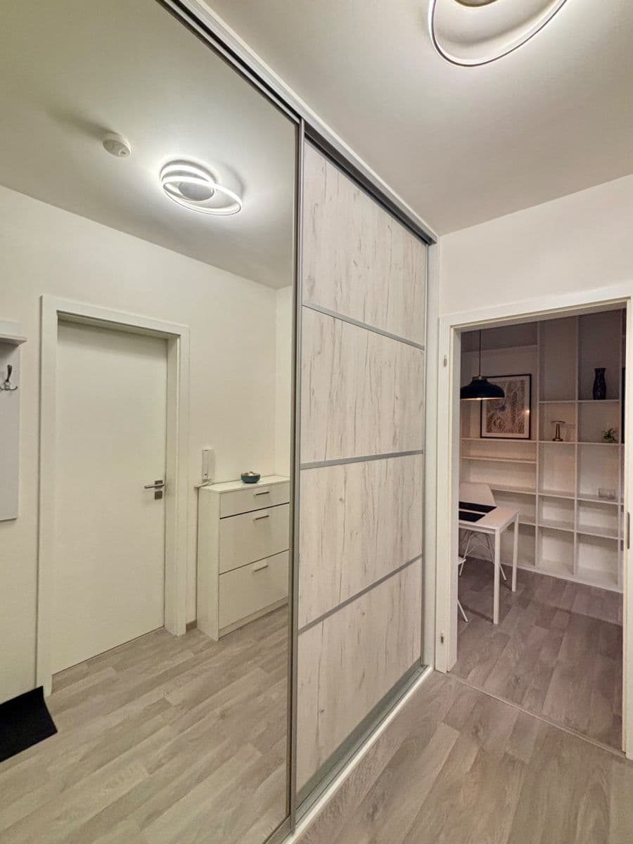 Prenájom bytu 1-izbový 39 m², Olgy Havlové, Praha, Praha Prenájom bytu 1-izbový 39 m², Olgy Havlové, Praha, Praha