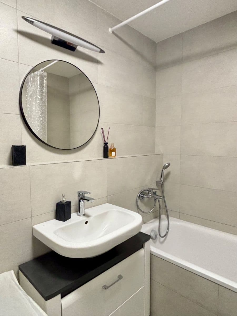 Prenájom bytu 1-izbový 39 m², Olgy Havlové, Praha, Praha Prenájom bytu 1-izbový 39 m², Olgy Havlové, Praha, Praha