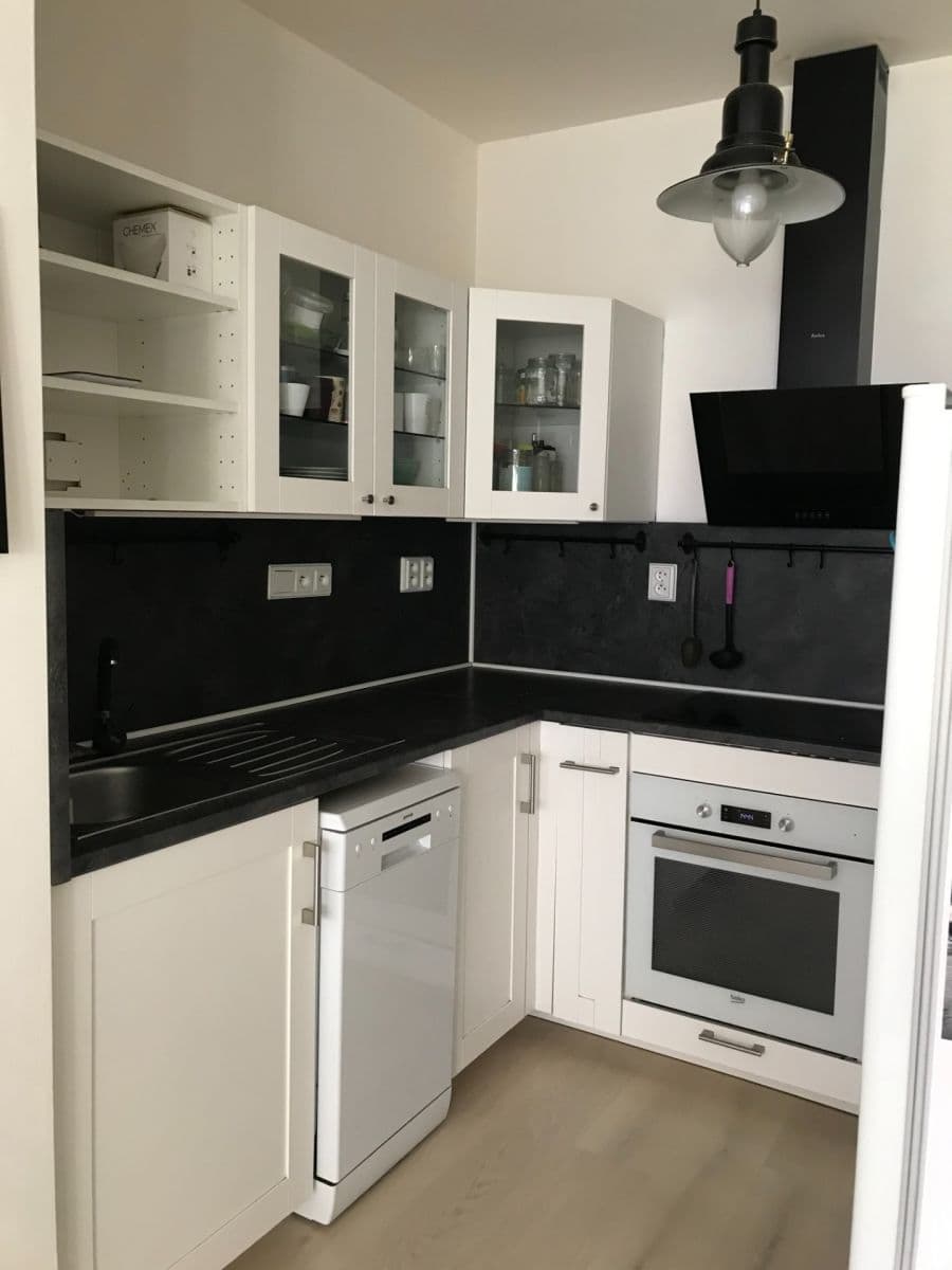 Prenájom bytu 2-izbový 50 m², Hlučkova, Praha, Praha Prenájom bytu 2-izbový 50 m², Hlučkova, Praha, Praha