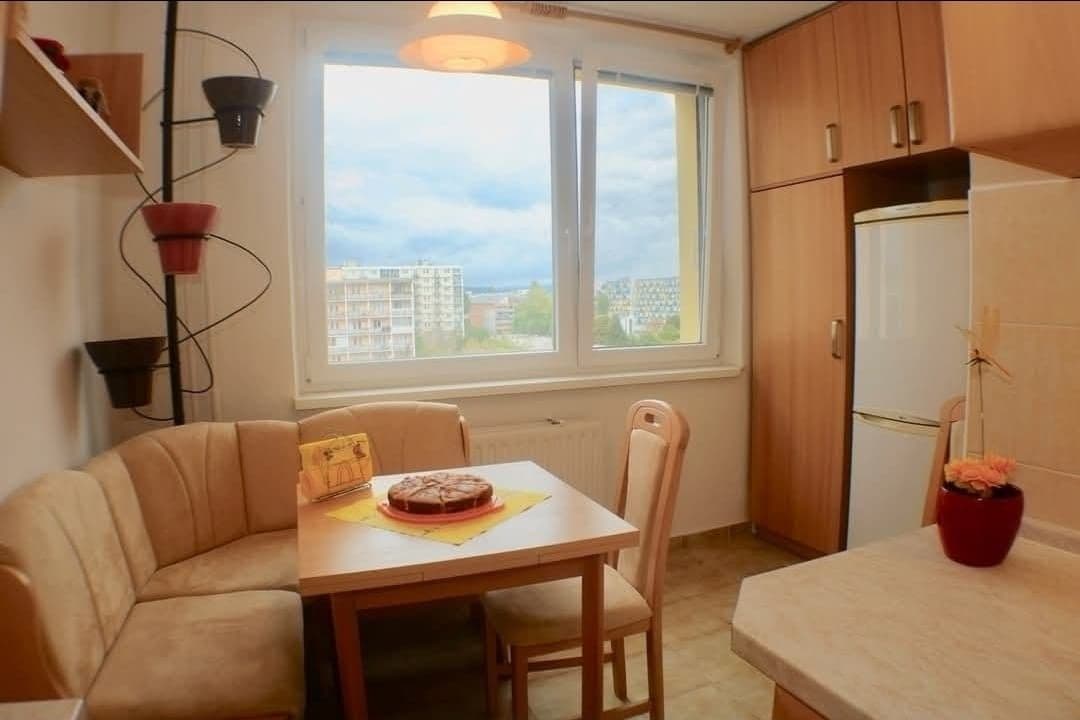Prenájom bytu 2-izbový 63 m², Rezedová, Ružinov, Bratislavský kraj Prenájom bytu 2-izbový 63 m², Rezedová, Ružinov, Bratislavský kraj