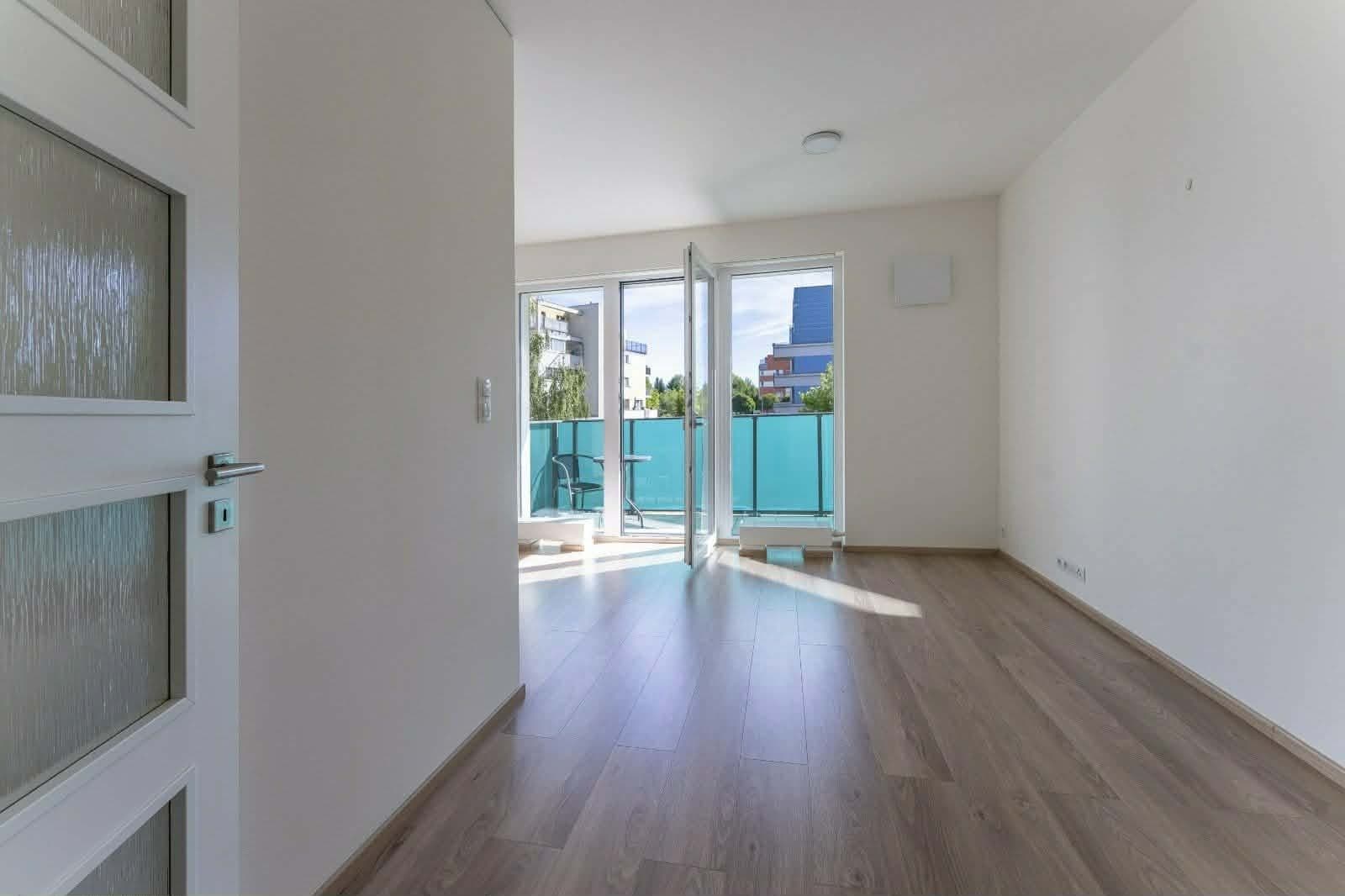 Prenájom bytu 1-izbový 32 m², Chlebovická, Praha, Praha Prenájom bytu 1-izbový 32 m², Chlebovická, Praha, Praha