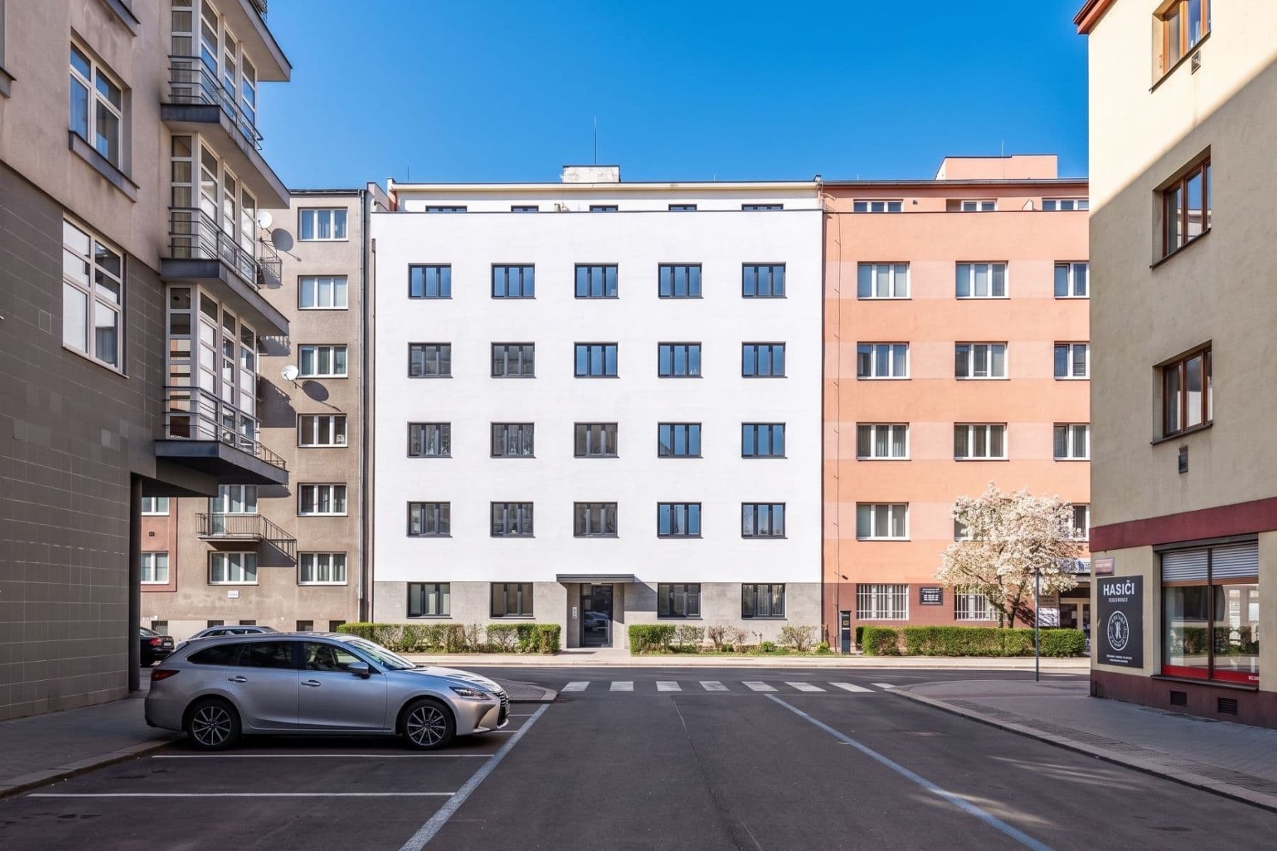Predaj bytu 3-izbový 81 m², Ukrajinská, Praha, Praha Predaj bytu 3-izbový 81 m², Ukrajinská, Praha, Praha