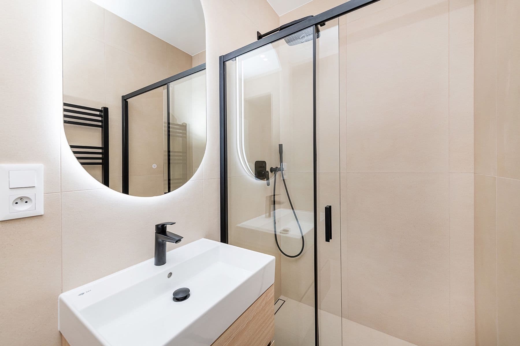 Predaj bytu 3-izbový 81 m², Ukrajinská, Praha, Praha Predaj bytu 3-izbový 81 m², Ukrajinská, Praha, Praha