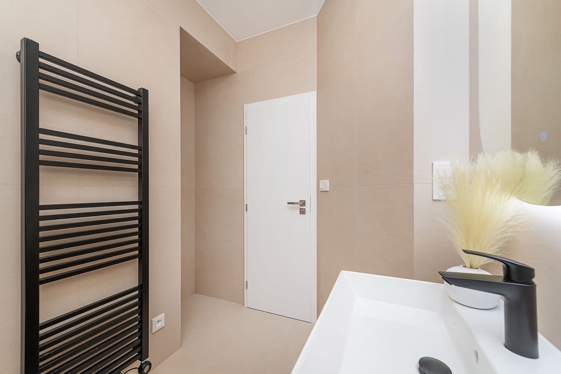Predaj bytu 3-izbový 81 m², Ukrajinská, Praha, Praha Predaj bytu 3-izbový 81 m², Ukrajinská, Praha, Praha