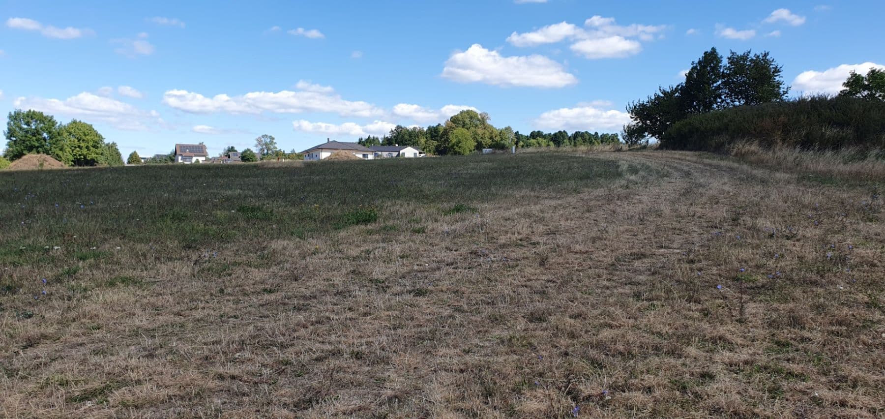 Predaj pozemku 1.215 m², Narysov, Středočeský kraj Predaj pozemku 1.215 m², Narysov, Středočeský kraj