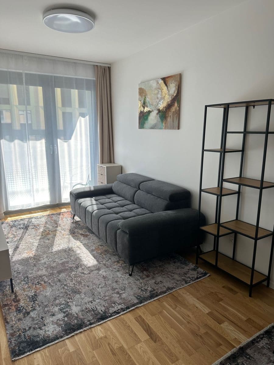 Prenájom bytu 2-izbový 44 m², Bratislava - mestská časť Staré Mesto, Bratislavský kraj Prenájom bytu 2-izbový 44 m², Bratislava - mestská časť Staré Mesto, Bratislavský kraj