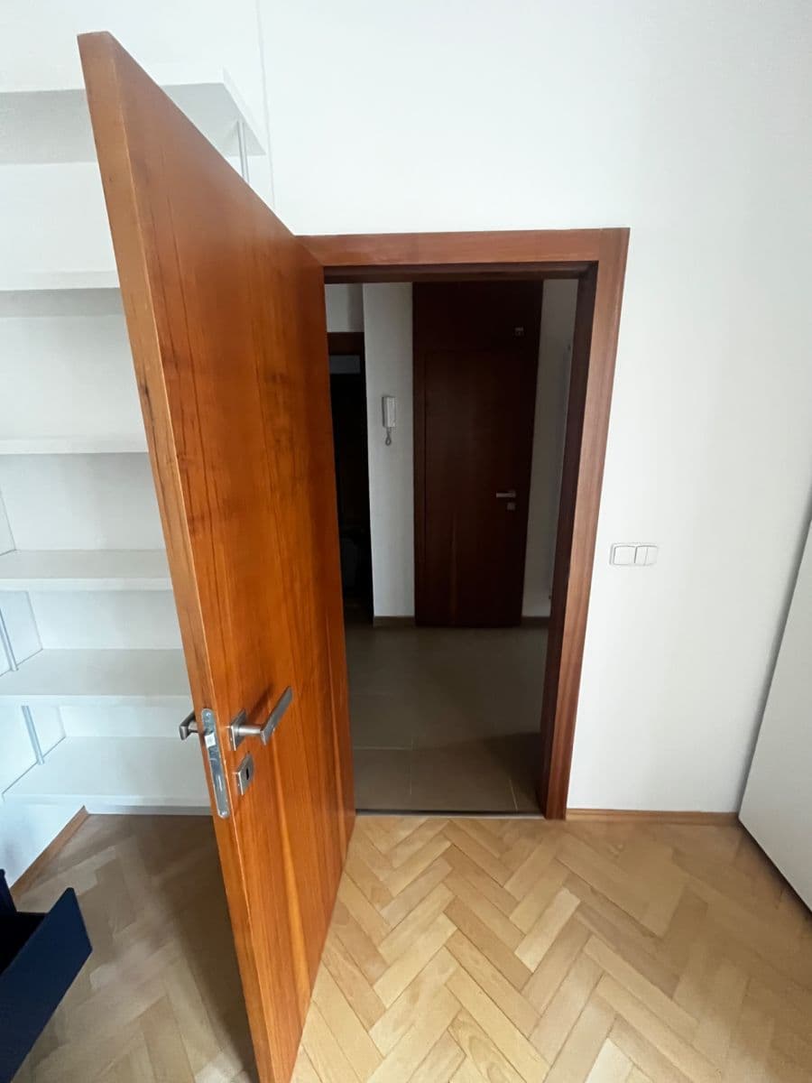 Prenájom bytu 2-izbový 60 m², Jeremenkova, Praha, Praha Prenájom bytu 2-izbový 60 m², Jeremenkova, Praha, Praha