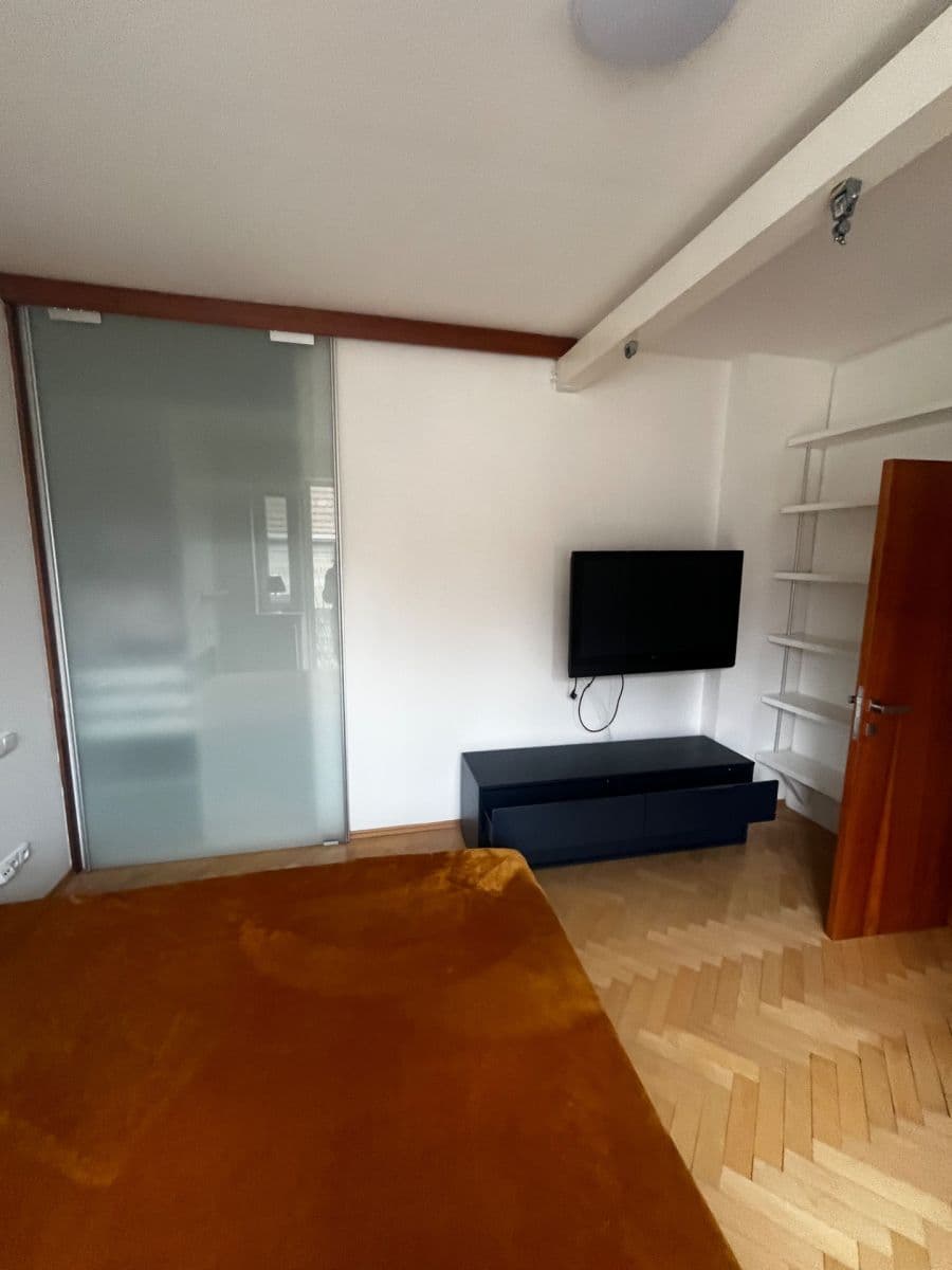 Prenájom bytu 2-izbový 60 m², Jeremenkova, Praha, Praha Prenájom bytu 2-izbový 60 m², Jeremenkova, Praha, Praha