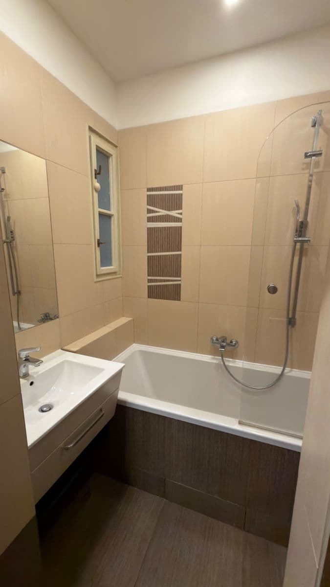 Prenájom bytu 2-izbový 60 m², Jeremenkova, Praha, Praha Prenájom bytu 2-izbový 60 m², Jeremenkova, Praha, Praha