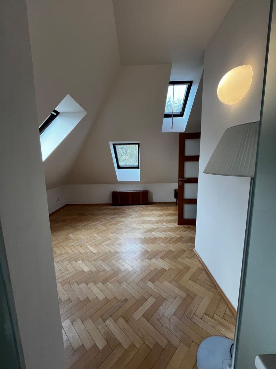 Prenájom bytu 2-izbový 60 m², Jeremenkova, Praha, Praha Prenájom bytu 2-izbový 60 m², Jeremenkova, Praha, Praha