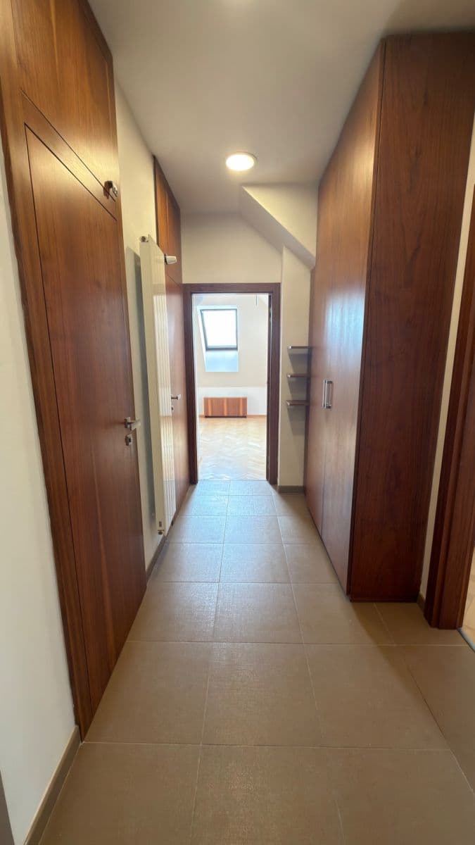 Prenájom bytu 2-izbový 60 m², Jeremenkova, Praha, Praha Prenájom bytu 2-izbový 60 m², Jeremenkova, Praha, Praha