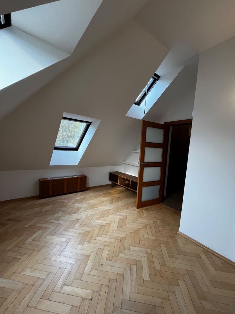 Prenájom bytu 2-izbový 60 m², Jeremenkova, Praha, Praha Prenájom bytu 2-izbový 60 m², Jeremenkova, Praha, Praha