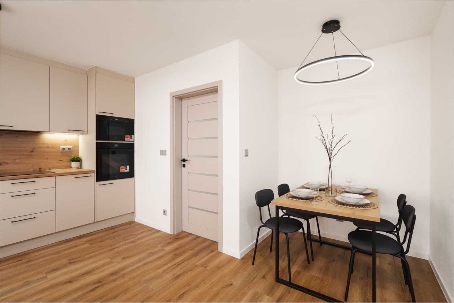 Predaj bytu 3-izbový 64 m², Jánošíkova, Hradec Králové, Královéhradecký kraj Predaj bytu 3-izbový 64 m², Jánošíkova, Hradec Králové, Královéhradecký kraj