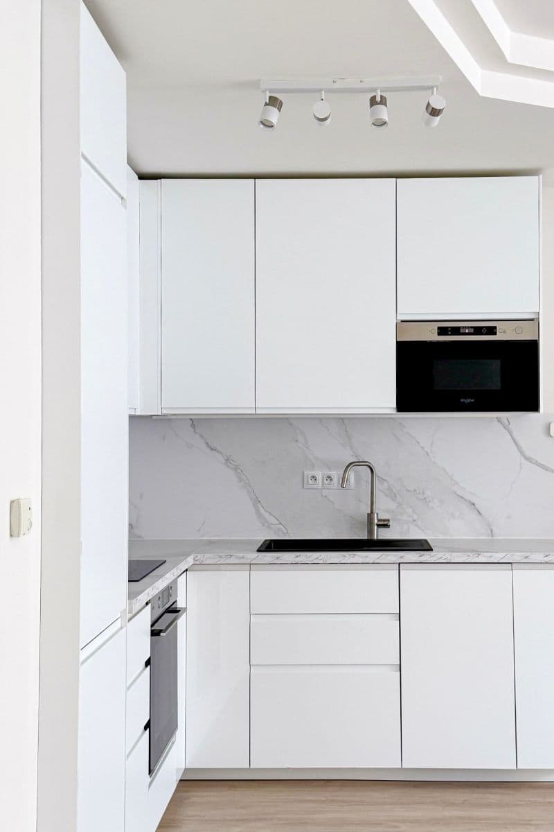 Prenájom bytu 3-izbový 98 m², U Sluncové, Praha, Praha Prenájom bytu 3-izbový 98 m², U Sluncové, Praha, Praha