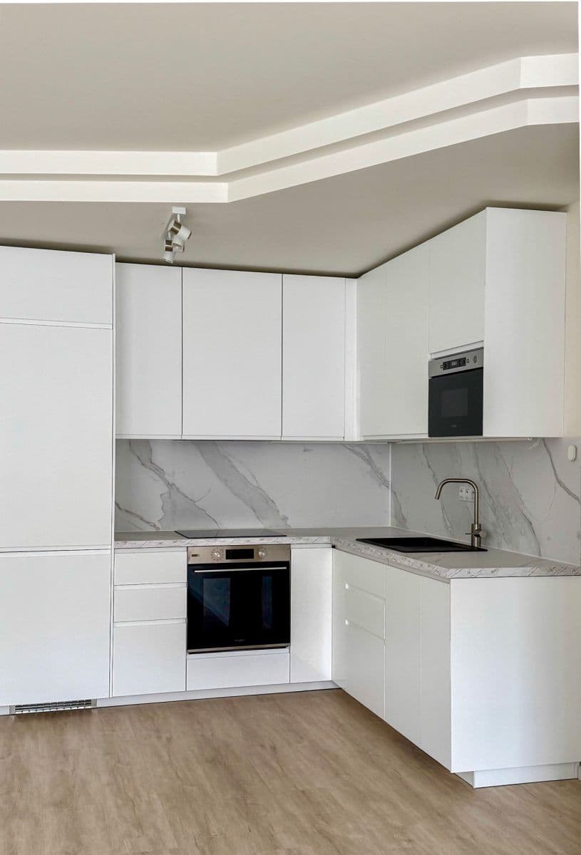 Prenájom bytu 3-izbový 98 m², U Sluncové, Praha, Praha Prenájom bytu 3-izbový 98 m², U Sluncové, Praha, Praha