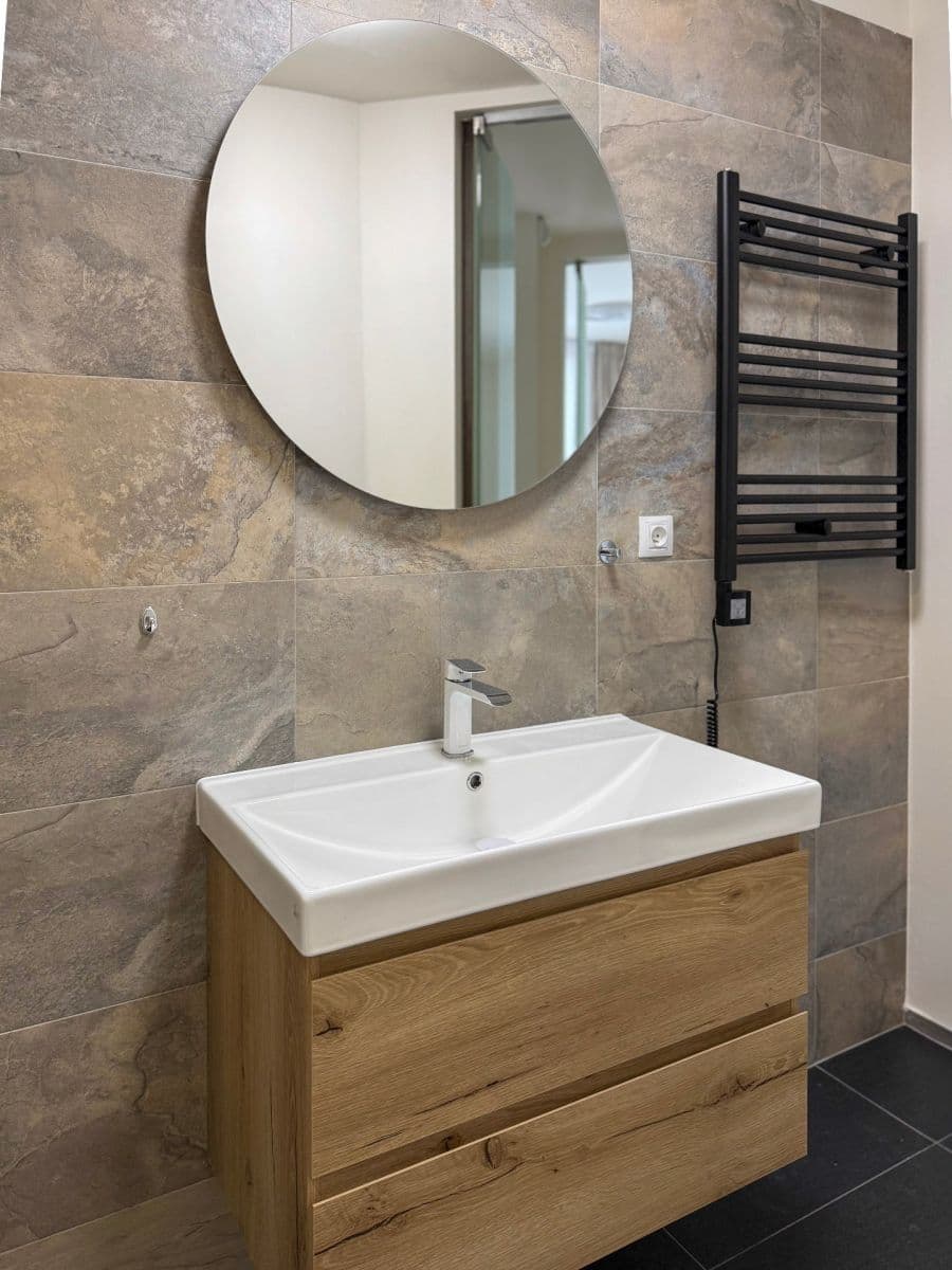 Prenájom bytu 3-izbový 98 m², U Sluncové, Praha, Praha Prenájom bytu 3-izbový 98 m², U Sluncové, Praha, Praha