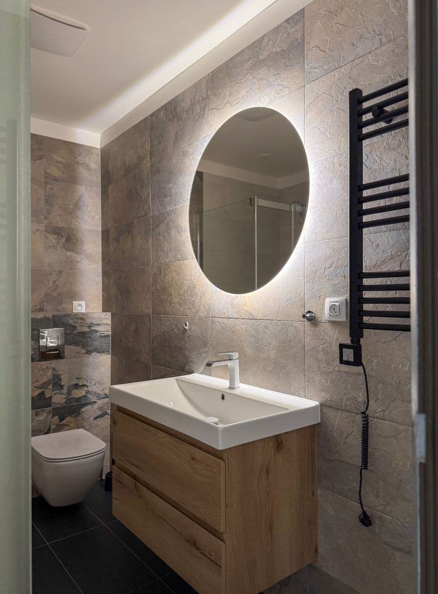 Prenájom bytu 3-izbový 98 m², U Sluncové, Praha, Praha Prenájom bytu 3-izbový 98 m², U Sluncové, Praha, Praha