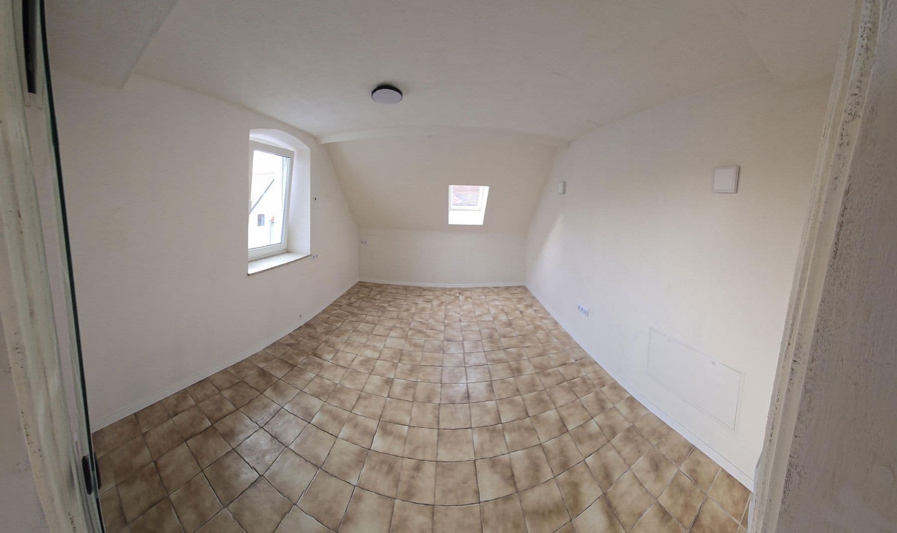 Prenájom bytu 5-izbový 166 m², Uffenheim, Bavorsko Prenájom bytu 5-izbový 166 m², Uffenheim, Bavorsko