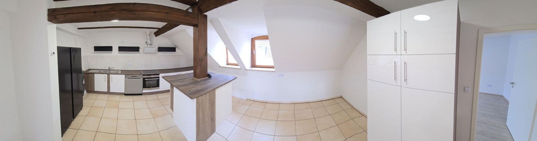 Prenájom bytu 5-izbový 166 m², Uffenheim, Bavorsko Prenájom bytu 5-izbový 166 m², Uffenheim, Bavorsko