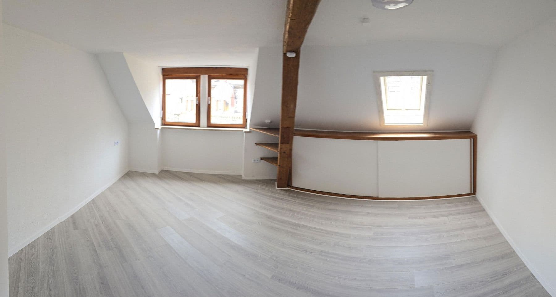 Prenájom bytu 5-izbový 166 m², Uffenheim, Bavorsko Prenájom bytu 5-izbový 166 m², Uffenheim, Bavorsko