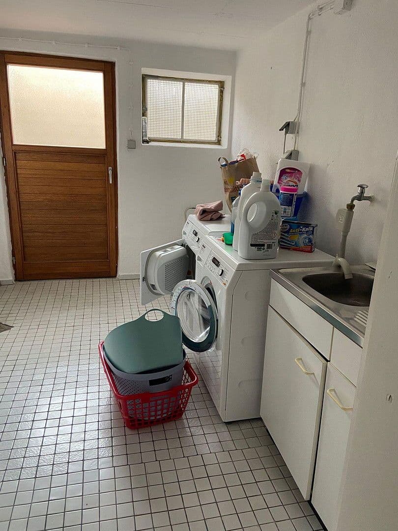 Predaj domu 133 m², pozemek 486 m², Ichenhausen, Bavorsko Predaj domu 133 m², pozemek 486 m², Ichenhausen, Bavorsko