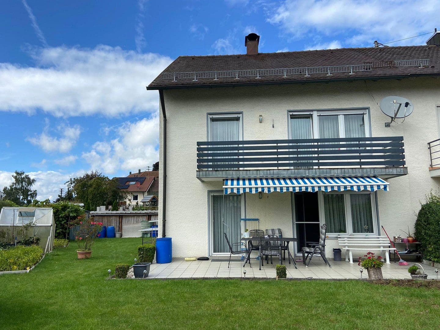 Predaj domu 133 m², pozemek 486 m², Ichenhausen, Bavorsko Predaj domu 133 m², pozemek 486 m², Ichenhausen, Bavorsko