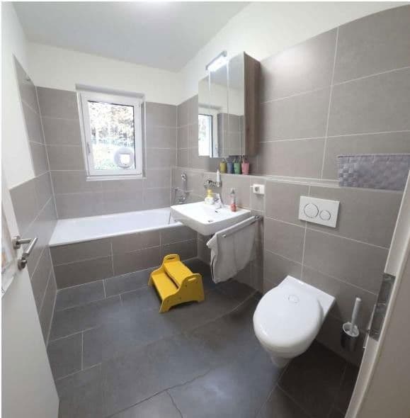 Predaj bytu 5-izbový 124 m², Seekirchen am Wallersee, Salzbursko Predaj bytu 5-izbový 124 m², Seekirchen am Wallersee, Salzbursko