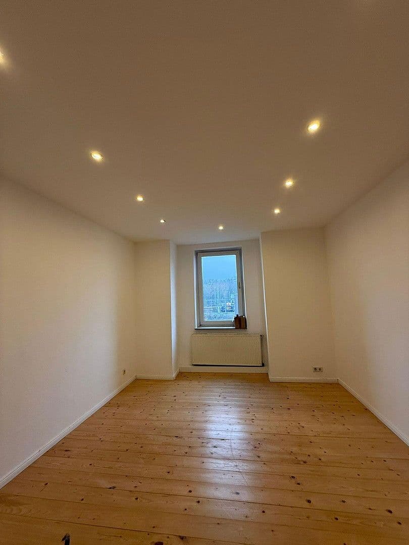 Prenájom bytu 5-izbový 100 m², Aachen, Severné Porýnie - Westfálsko Prenájom bytu 5-izbový 100 m², Aachen, Severné Porýnie - Westfálsko