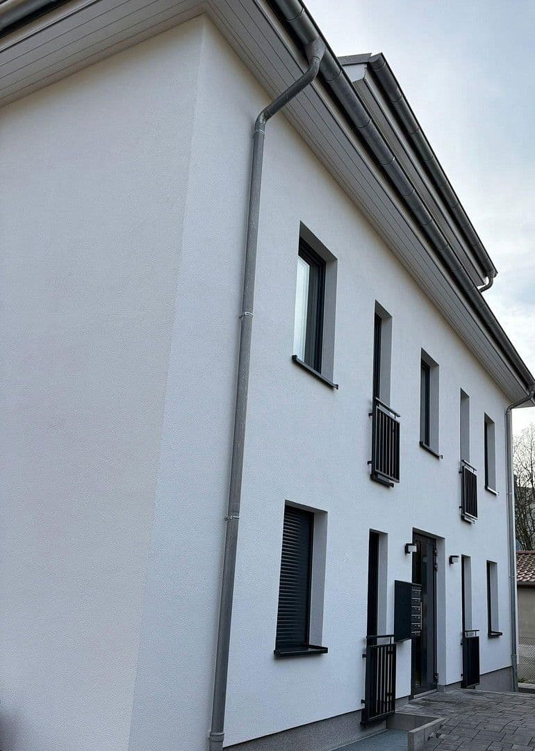 Prenájom bytu 2-izbový 70 m², Kienhorststr., Berlin, Berlín Prenájom bytu 2-izbový 70 m², Kienhorststr., Berlin, Berlín