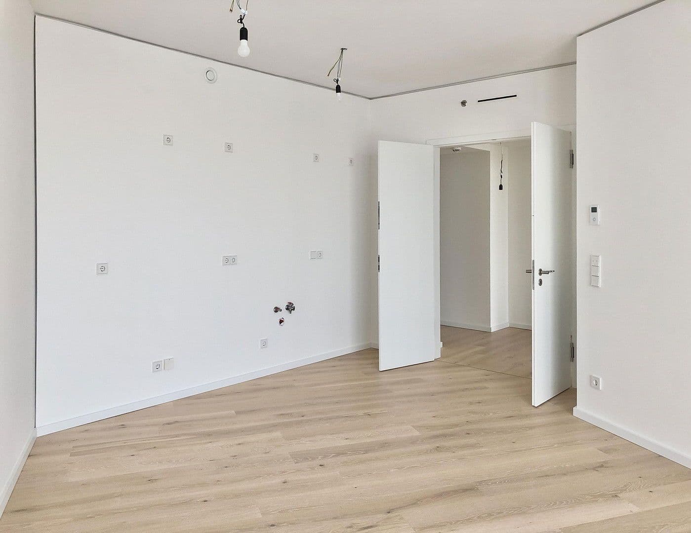 Prenájom bytu 3-izbový 82 m², Europa-Allee 2, Frankfurt am Main, Hesensko Prenájom bytu 3-izbový 82 m², Europa-Allee 2, Frankfurt am Main, Hesensko