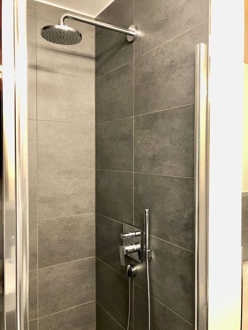 Prenájom bytu 2-izbový 61 m², Europa-Allee 2, Frankfurt am Main, Hesensko Prenájom bytu 2-izbový 61 m², Europa-Allee 2, Frankfurt am Main, Hesensko