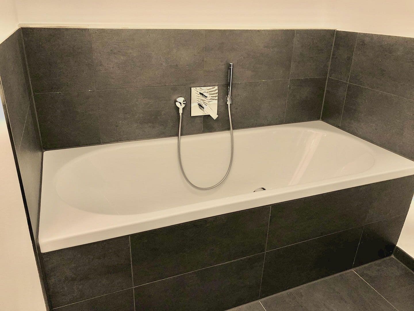 Prenájom bytu 2-izbový 61 m², Europa-Allee 2, Frankfurt am Main, Hesensko Prenájom bytu 2-izbový 61 m², Europa-Allee 2, Frankfurt am Main, Hesensko