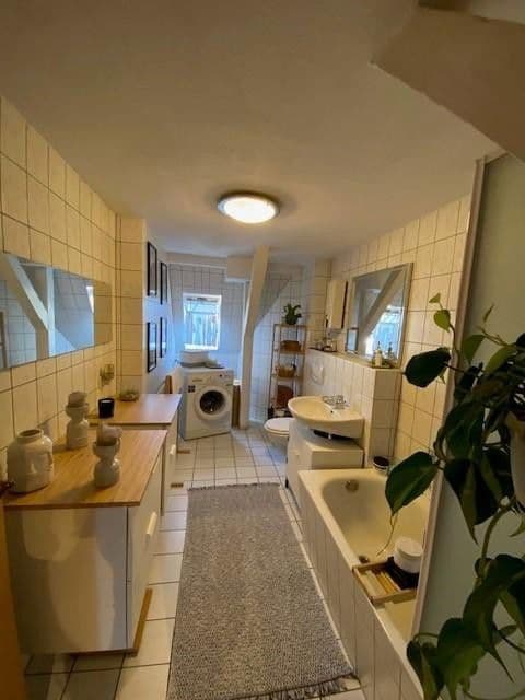 Prenájom bytu 4-izbový 98 m², Halle (Saale), Sasko-Anhaltsko Prenájom bytu 4-izbový 98 m², Halle (Saale), Sasko-Anhaltsko