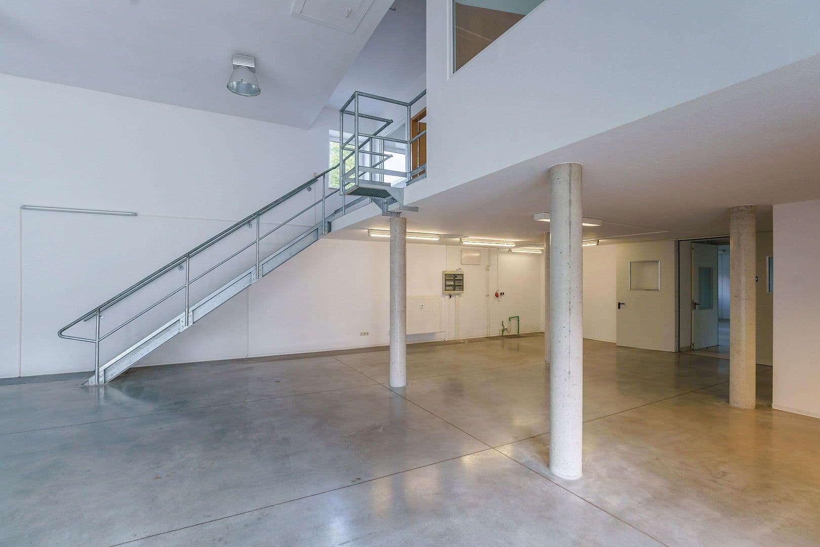 Prenájom nebytového priestoru 1.000 m², Chemnitz, Sasko Prenájom nebytového priestoru 1.000 m², Chemnitz, Sasko