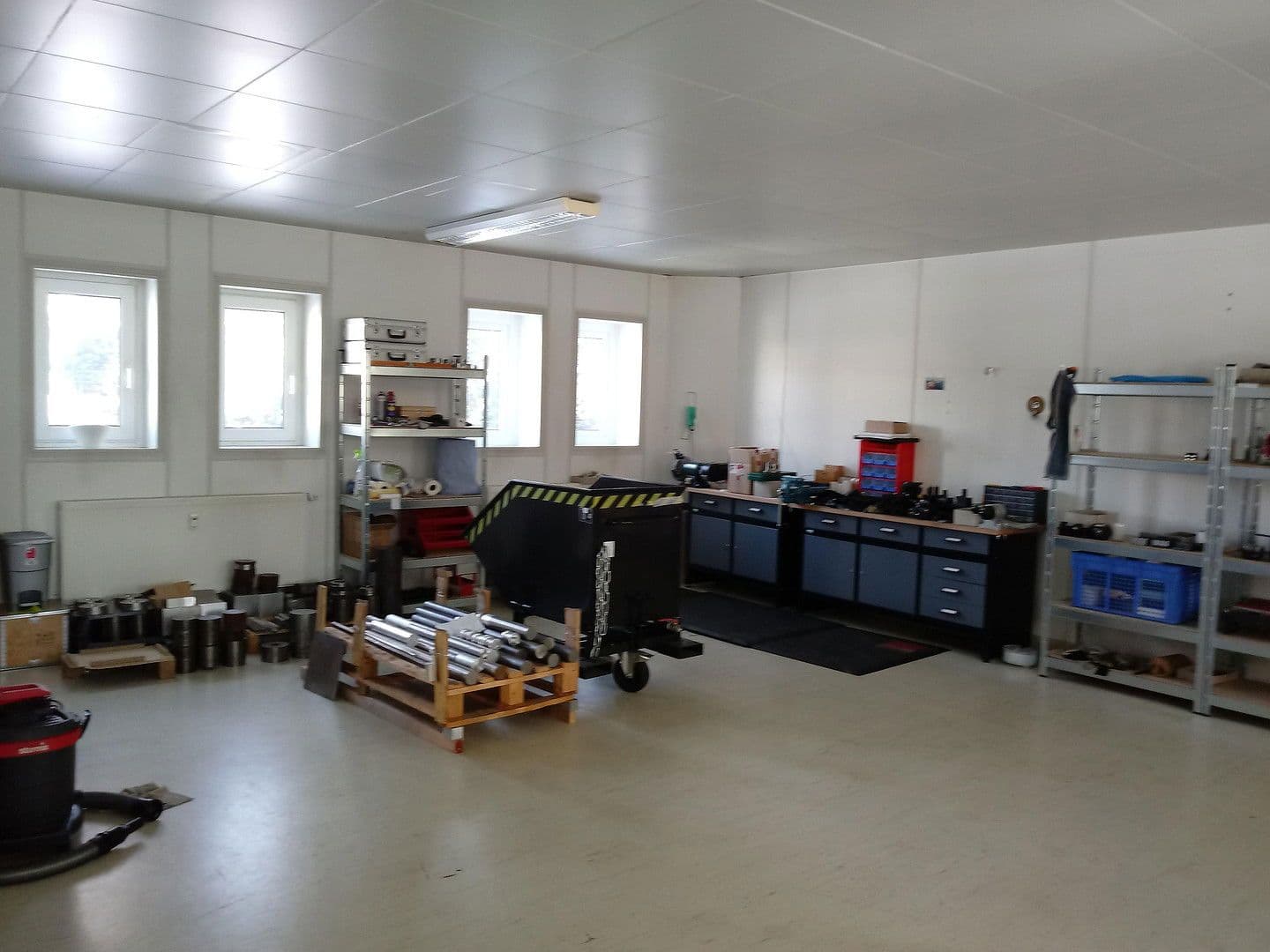 Prenájom nebytového priestoru 1.000 m², Chemnitz, Sasko Prenájom nebytového priestoru 1.000 m², Chemnitz, Sasko