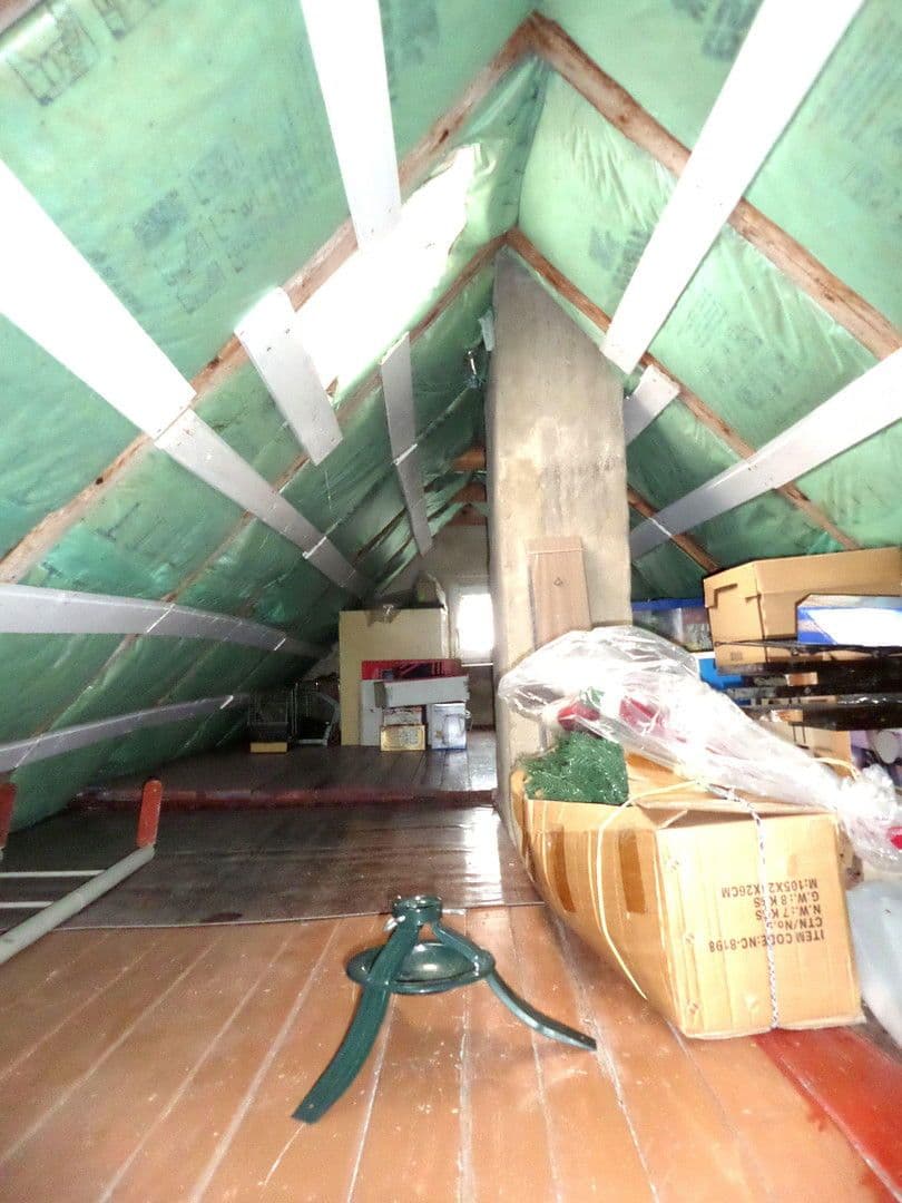 Predaj domu 219 m², pozemek 1.780 m², Bernsdorf, Sasko Predaj domu 219 m², pozemek 1.780 m², Bernsdorf, Sasko