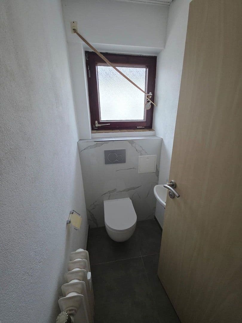 Prenájom bytu 4-izbový 102 m², Hölzerner Strasse 23, Eberstadt, Bádensko-Wurttembersko Prenájom bytu 4-izbový 102 m², Hölzerner Strasse 23, Eberstadt, Bádensko-Wurttembersko