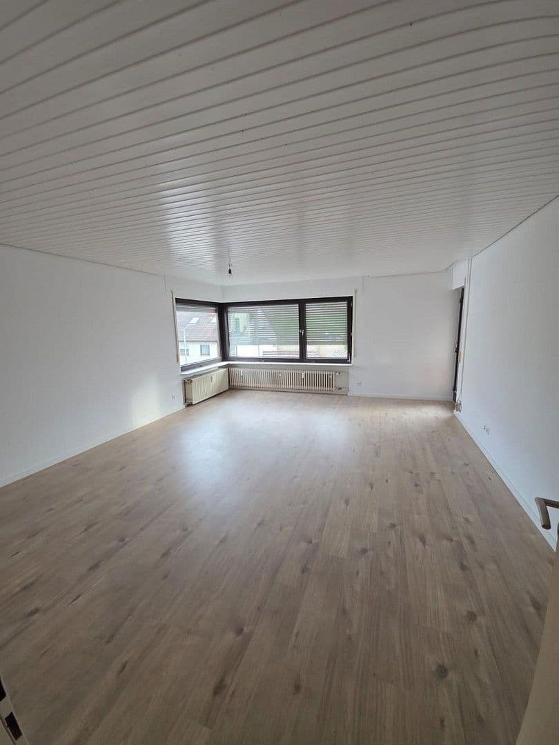 Prenájom bytu 4-izbový 102 m², Hölzerner Strasse 23, Eberstadt, Bádensko-Wurttembersko Prenájom bytu 4-izbový 102 m², Hölzerner Strasse 23, Eberstadt, Bádensko-Wurttembersko