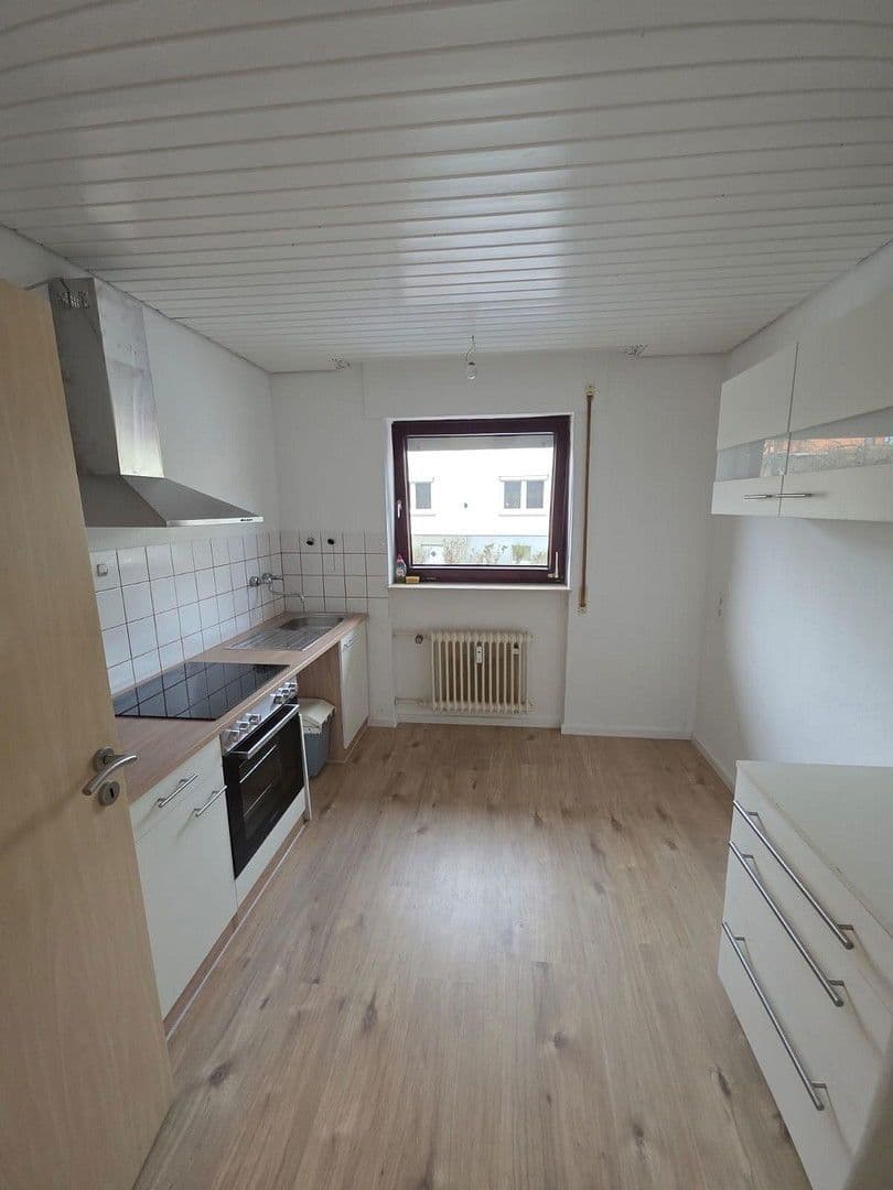 Prenájom bytu 4-izbový 102 m², Hölzerner Strasse 23, Eberstadt, Bádensko-Wurttembersko Prenájom bytu 4-izbový 102 m², Hölzerner Strasse 23, Eberstadt, Bádensko-Wurttembersko