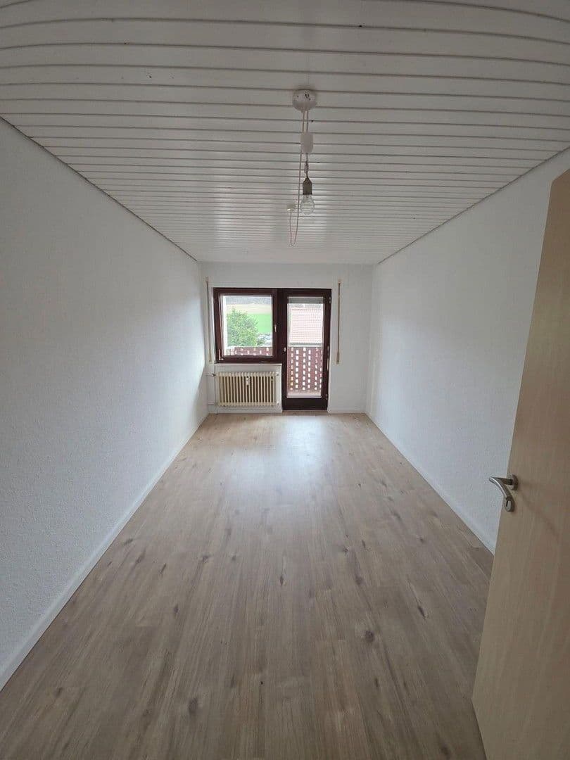 Prenájom bytu 4-izbový 102 m², Hölzerner Strasse 23, Eberstadt, Bádensko-Wurttembersko Prenájom bytu 4-izbový 102 m², Hölzerner Strasse 23, Eberstadt, Bádensko-Wurttembersko