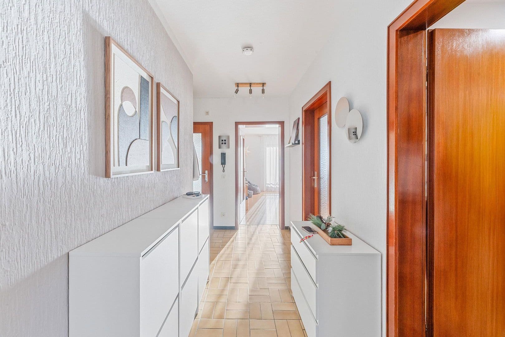 Prenájom bytu 3-izbový 85 m², Beuren, Bádensko-Wurttembersko Prenájom bytu 3-izbový 85 m², Beuren, Bádensko-Wurttembersko