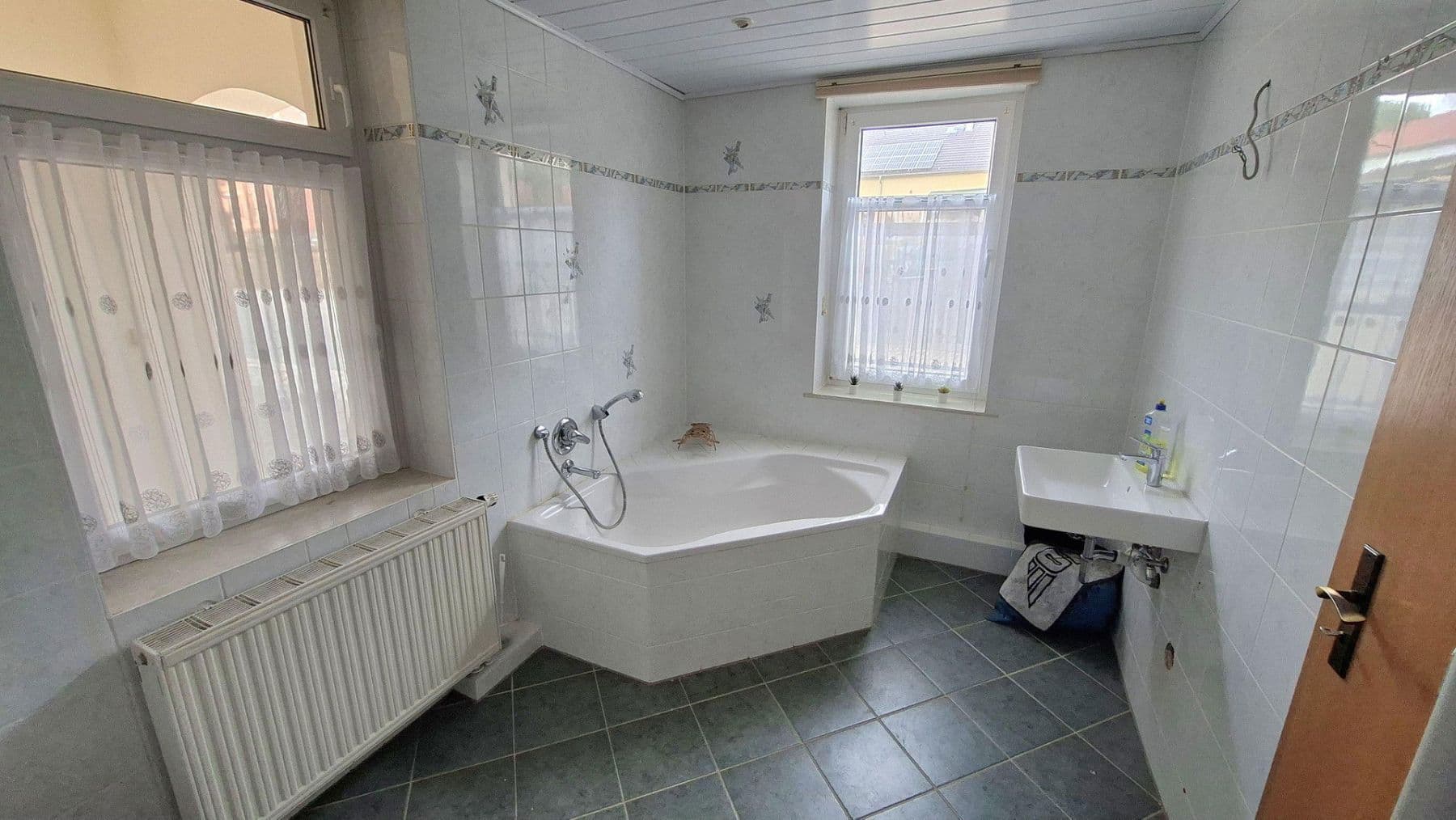 Prenájom bytu 4-izbový 85 m², Klipphausen, Sasko Prenájom bytu 4-izbový 85 m², Klipphausen, Sasko