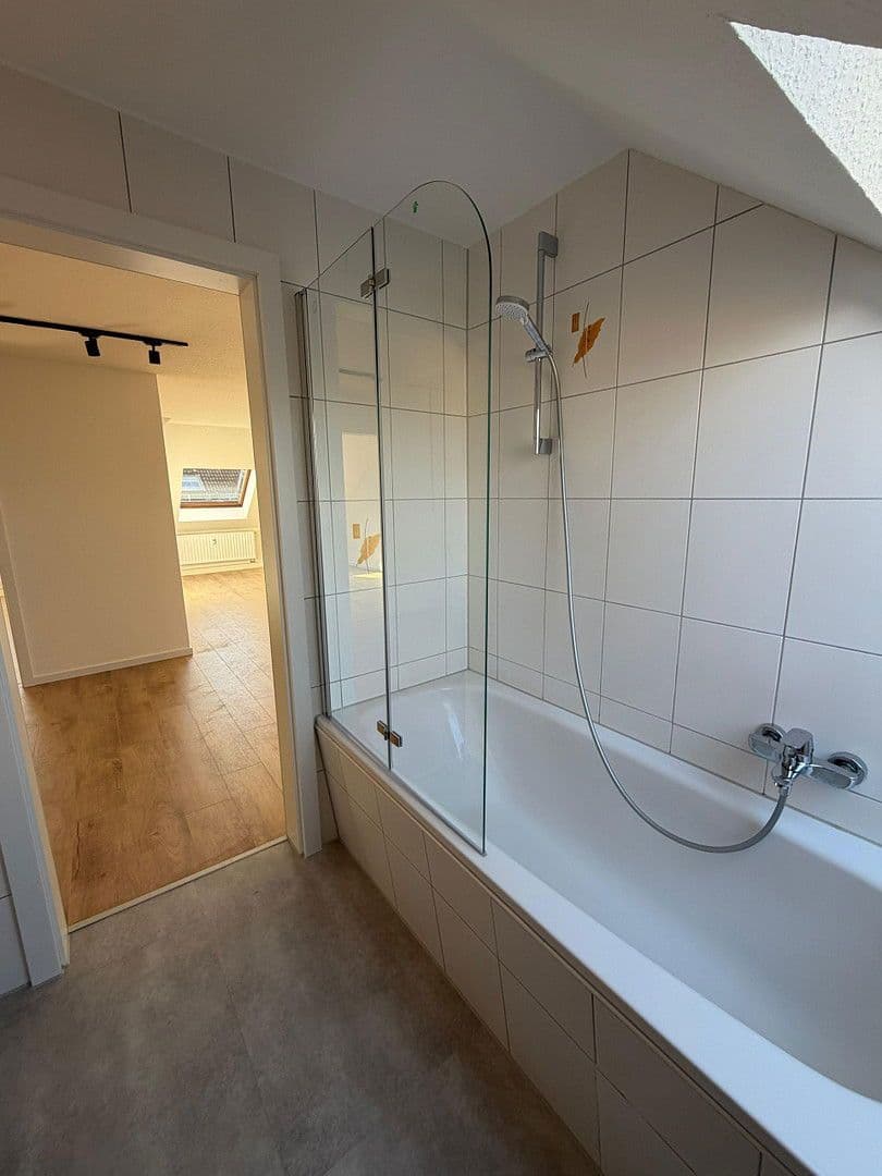 Prenájom bytu 2-izbový 49 m², Ferdinand-Jost-Straße 37, Leipzig, Sasko Prenájom bytu 2-izbový 49 m², Ferdinand-Jost-Straße 37, Leipzig, Sasko