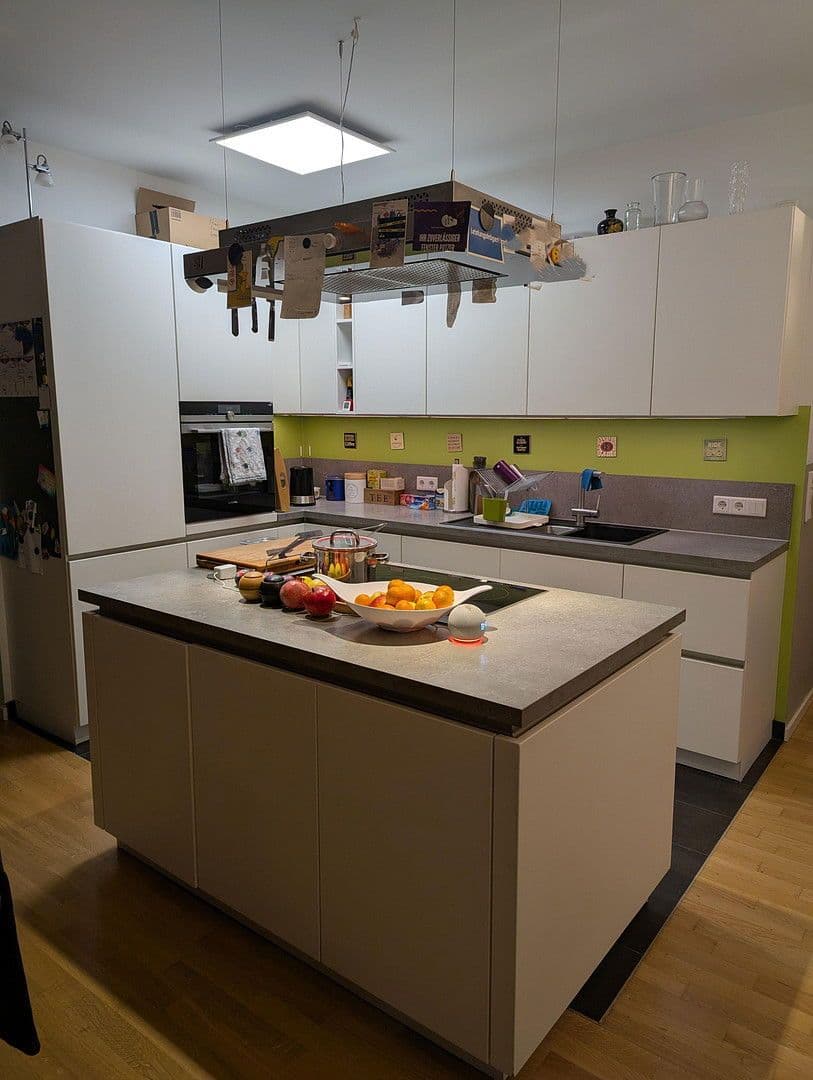 Prenájom bytu 3-izbový 89 m², Berlin, Berlín Prenájom bytu 3-izbový 89 m², Berlin, Berlín