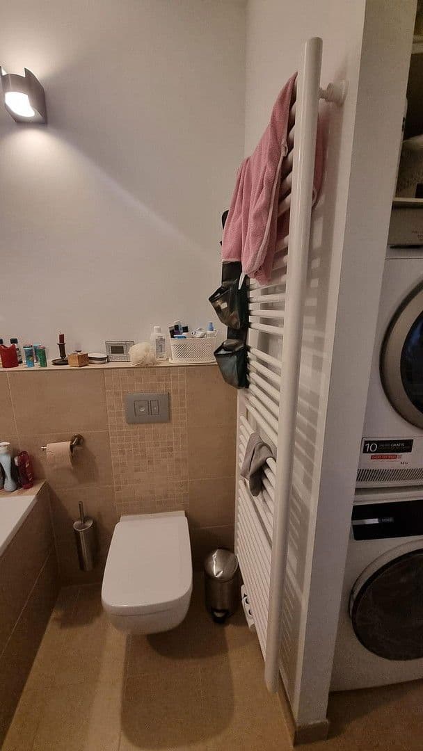 Prenájom bytu 3-izbový 89 m², Berlin, Berlín Prenájom bytu 3-izbový 89 m², Berlin, Berlín