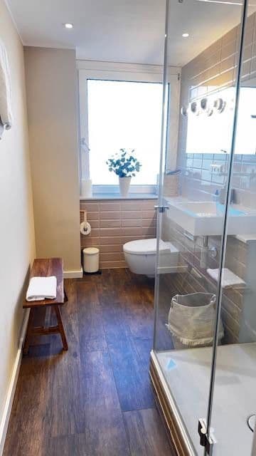 Prenájom bytu 1-izbový 38 m², Oberbilker Allee 39, Düsseldorf, Severné Porýnie - Westfálsko Prenájom bytu 1-izbový 38 m², Oberbilker Allee 39, Düsseldorf, Severné Porýnie - Westfálsko