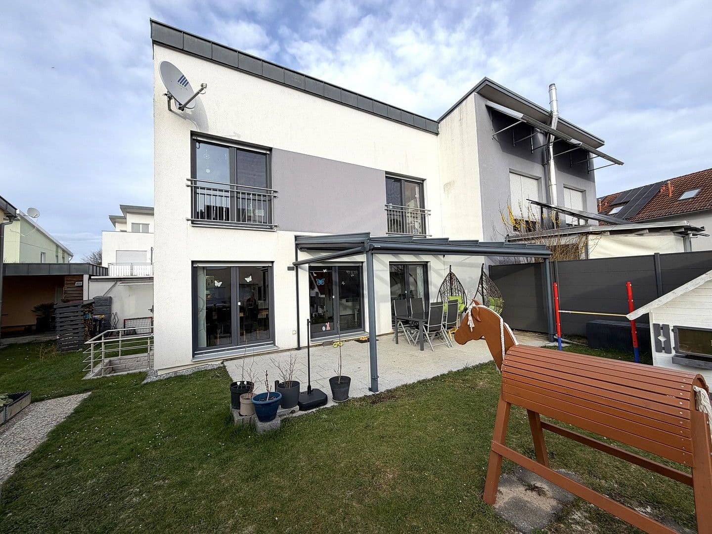 Predaj domu 148 m², pozemek 276 m², Baltmannsweiler, Bádensko-Wurttembersko Predaj domu 148 m², pozemek 276 m², Baltmannsweiler, Bádensko-Wurttembersko