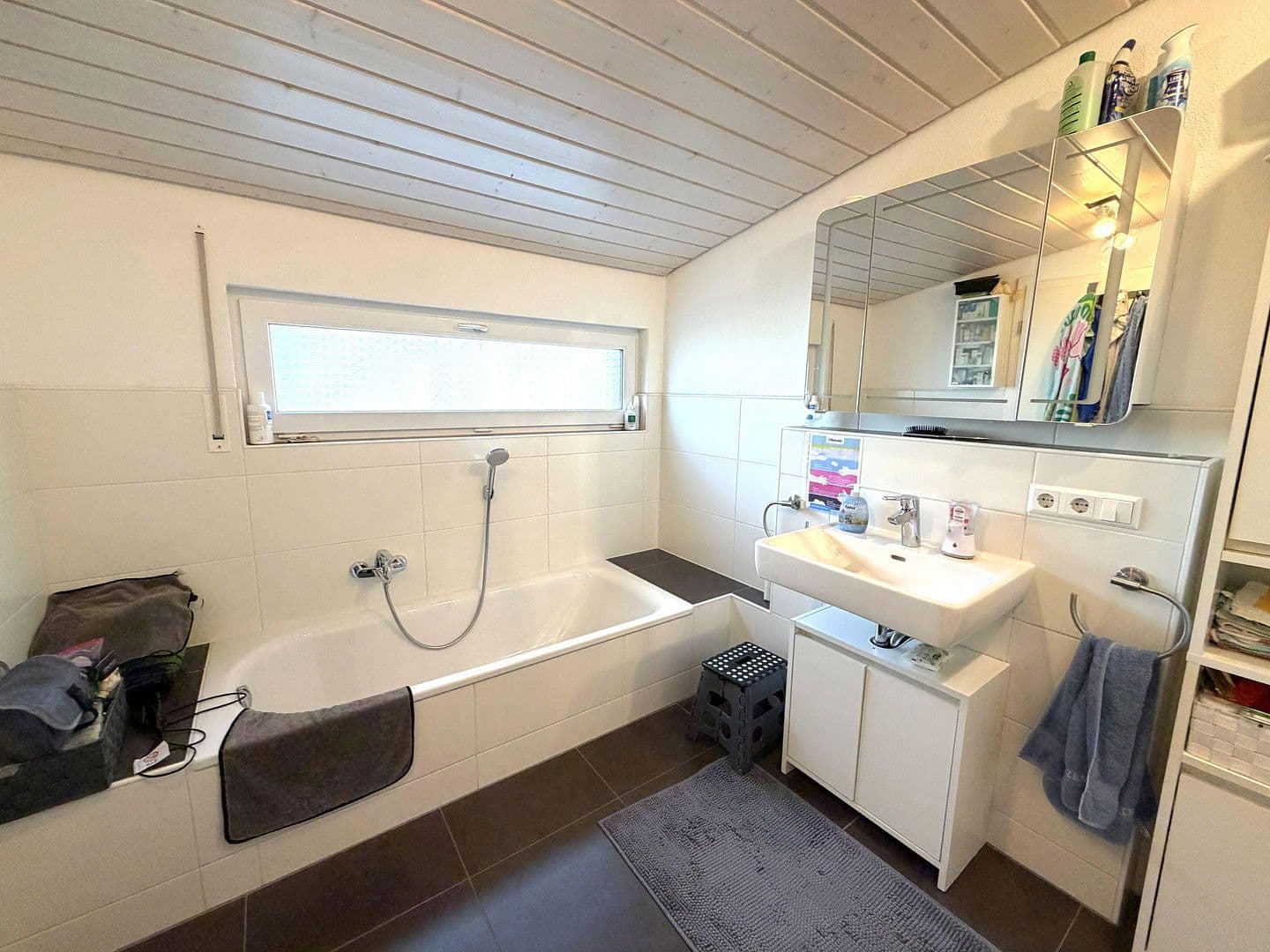 Predaj domu 148 m², pozemek 276 m², Baltmannsweiler, Bádensko-Wurttembersko Predaj domu 148 m², pozemek 276 m², Baltmannsweiler, Bádensko-Wurttembersko